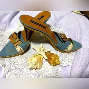 Right heel for right girl size 40 Jean buckle with silver spiked heel!